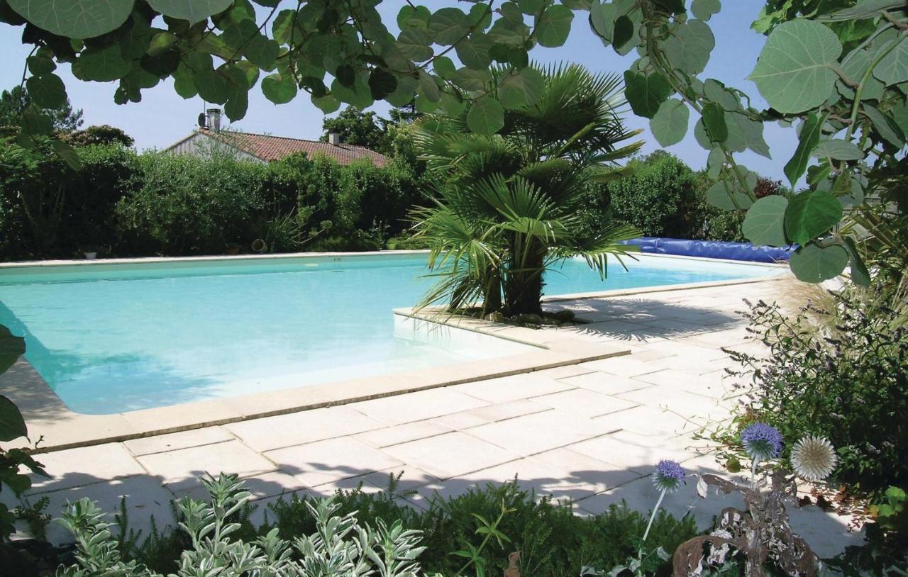 Beautiful Home In La Jonchere With 3 Bedrooms, Outdoor Swimming Pool And Heated Swimming Pool Extérieur photo